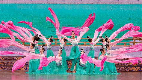 are the shen yun dancers really from china